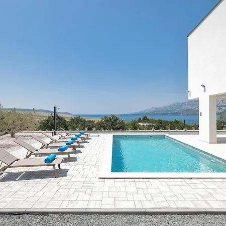 Stellante Villa
