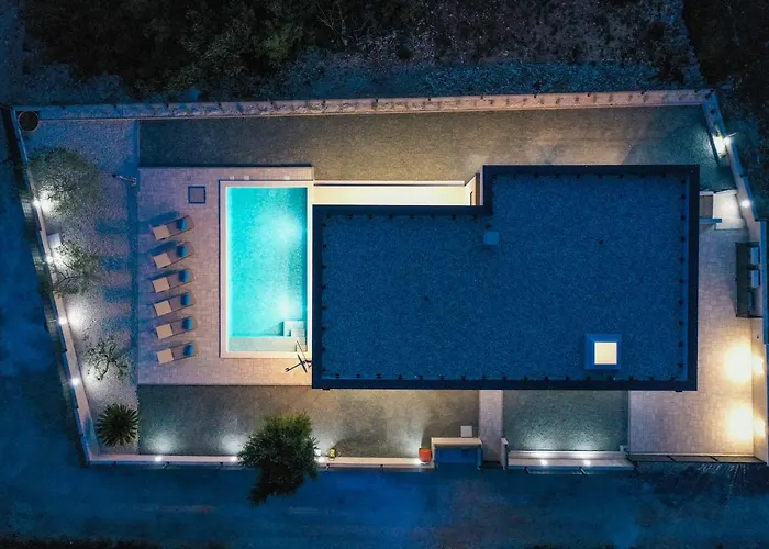 Stellante Вилла Ясенице