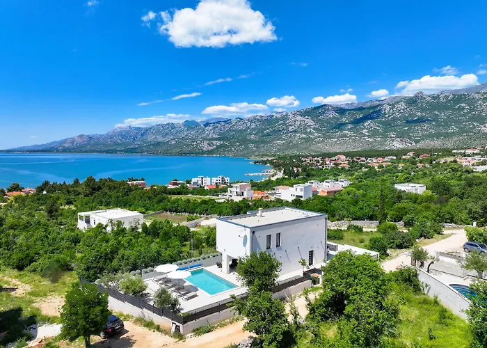 Stellante Вилла