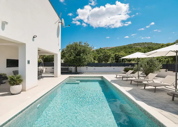 Stellante 야세니스